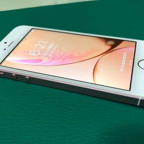 iPhone SE 32GB 粉紅色 98% 極新 NOT SE2 not iphone 12