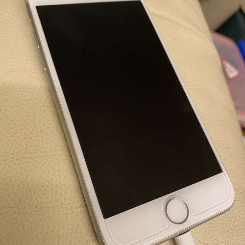 出售 iPhone 8 64GB 銀色 95%New