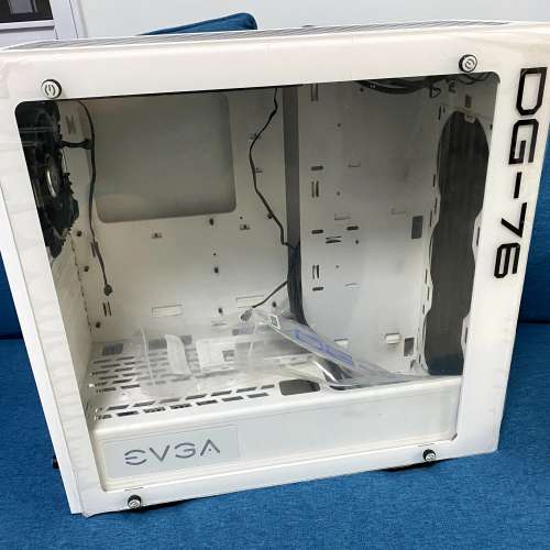 EVGA DG-76 中直立式機殼 Alpine White Mid-Tower Case 機箱