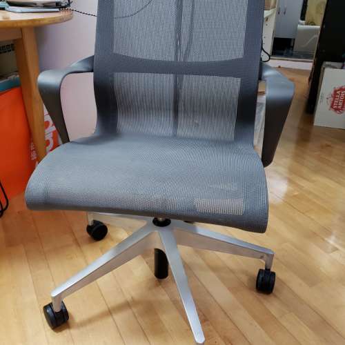 Herman Miller Setu Ergonometric mesh chair人體工學網椅，夏天透氣耐用
