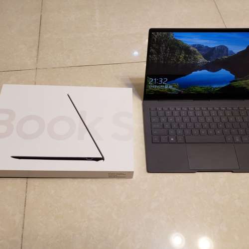 95% Samsung Galaxy Book S (行貨)