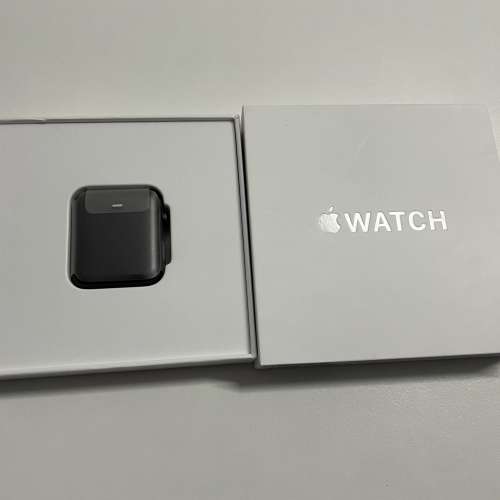 全新未激活 Apple Watch Series 3 太空灰42mm
