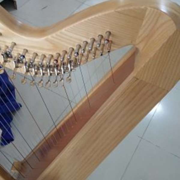 29 弦手制式豎琴