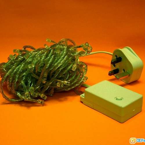LED 聖誕燈 10 米長100 個燈泡藍紅橙綠 4 色 8 種閃動模式 十分慳電襟用