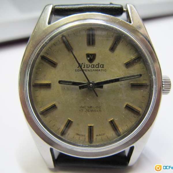 Vintage Swiss Nivada 17 JEWELS hand winding wrist watch.