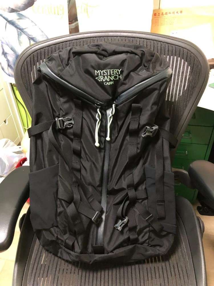 Mystery Ranch Cairn 95% New $799 呢個真系被人厄啦不過都照賣番出去