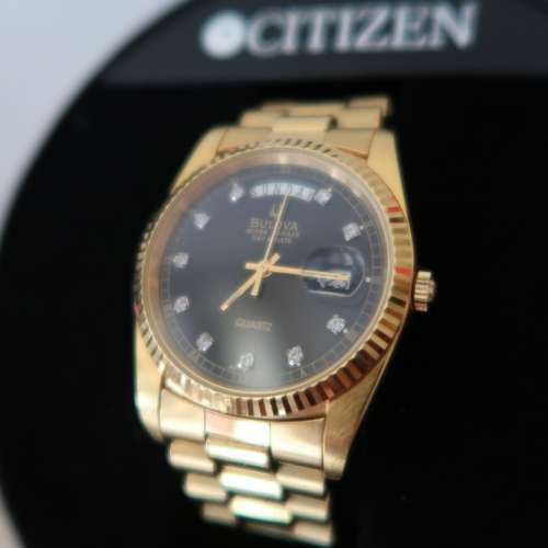 Bulova quartz watch 寶露華 男庄星期日曆石英手錶連原廠錶带 99%新 正常運作