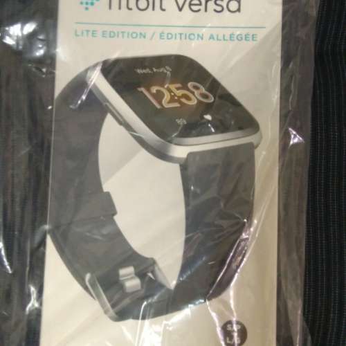 原封Fitbit Versa Lite Smart Watch $950