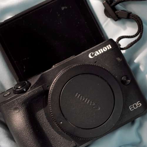 Canon M3 + EFM 18-55 F3.5-5.6 IS STM