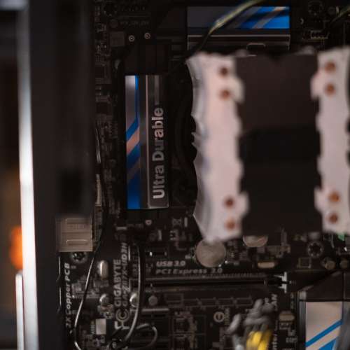 Intel 4790K, GA-Z87X-UD3H , 8GB Ram, Antec Case 一套