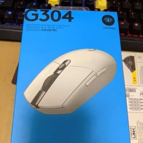 99% new G304 Logitech G loghtspeed G304 wireless gaming mouse