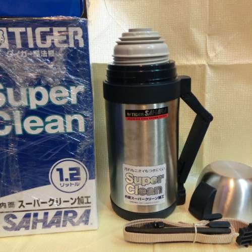 特平售全新盒裝日本TIGER SAHARA，慳位旅行裝連帶接柄保溫瓶1.2升，有簡易保溫倒水...