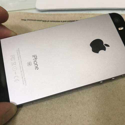 iphone SE 64GB 太空灰黑色 香港行貨 95%以上 new
