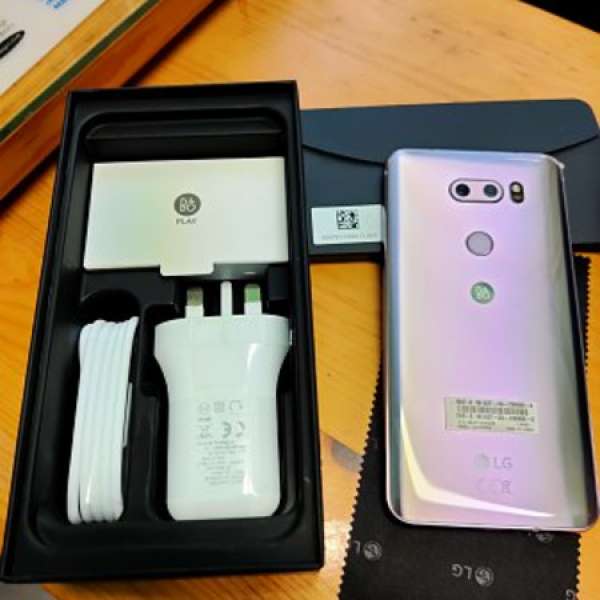 LG V30+  HK version color violet 99% new 128gb