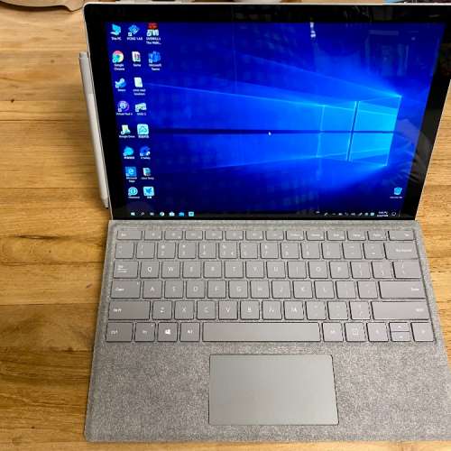 99%新 Surface pro 5 i5-7300 i5 256GB 8GB RAM 連keyboard 筆 有盒