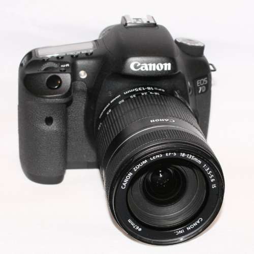Canon 7D & EF-S 18-135mm f3.5-5.6 IS 佳能中階機連原廠鏡