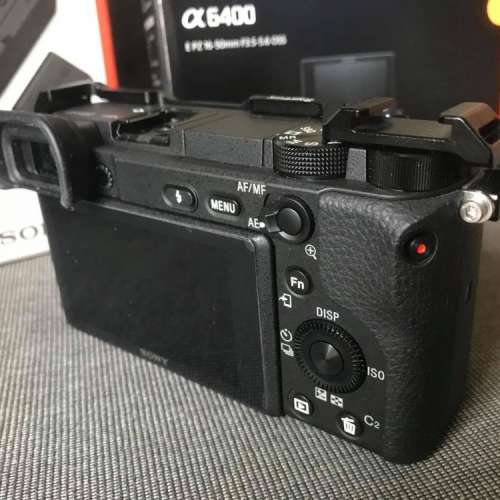 Sony a6400 行貨 99% New (body only) + smallrig mount + ACC TRW原裝叉機