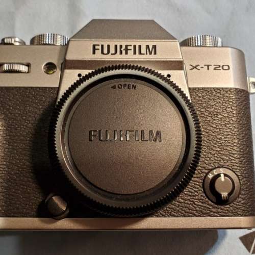 富士 Fujifilm XT-20 X-T20 銀色 body