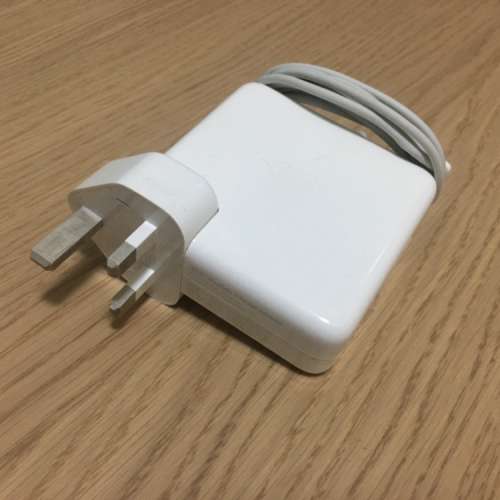 Apple 85W MagSafe 2 Power Adapter (正貨！有單據)