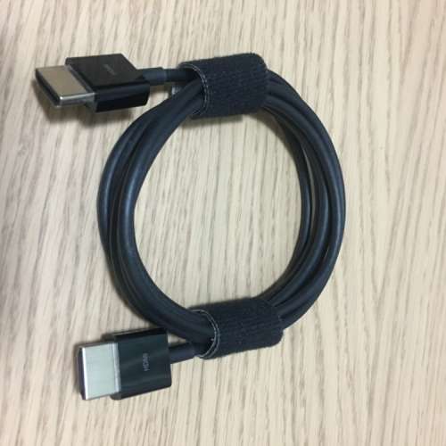 Apple HDMI to HDMI Cable (1.8M）