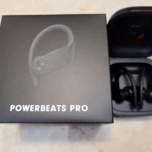 99.9% new powerbeats pro 黑色行貨有單全套連盒