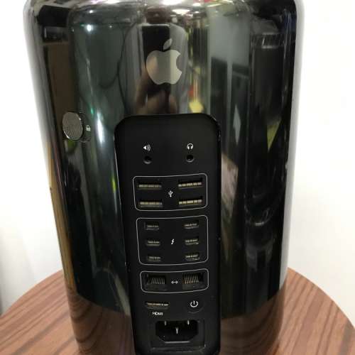 出售APPLE MacPro late 2013 6-core 32GB ram 1000GB SSD