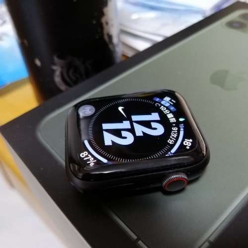 AppleWatch Series 5 NIKE太空灰(GPS+LTE) 44MM