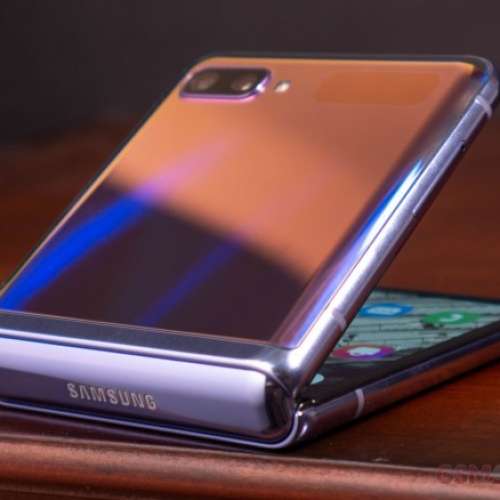 98% new Samsung Galaxy Z Flip 全套有單 3月單