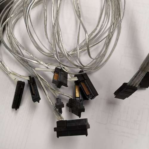 LSI MegaRAID 9260-8i & 2 x (1 出 4 ) Sata Cable