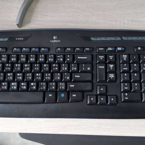 Logitech K330 無線 keyboard, M215 無線 Mouse