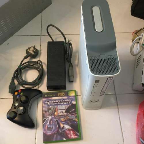 Xbox360 hdmi out 20G harddisk 送一 game