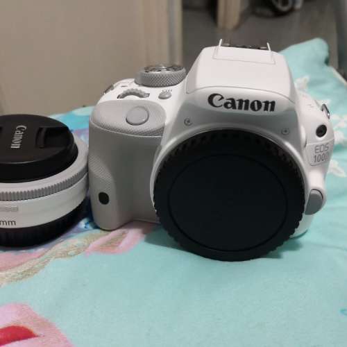 白色 Canon 100d. Body + 白色 40mm 2.8 餅鏡