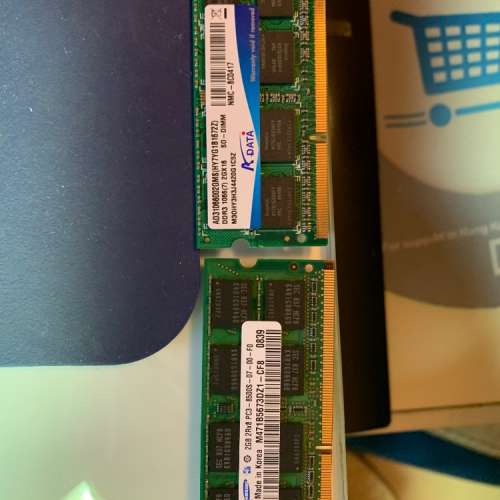 兩條notebook DDR3 RAM, 2Gb一條，共兩條（4Gb);Samsung + Adata