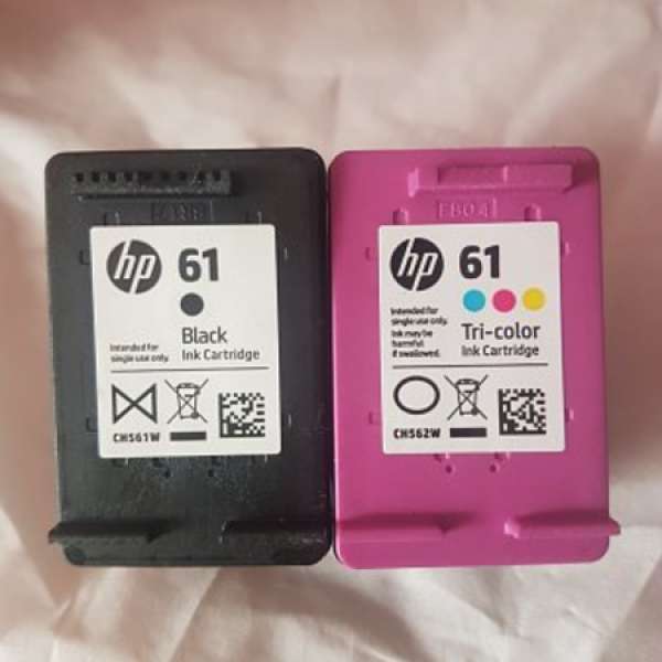 HP 61 墨盒，一彩色及一黑色各一個，可作改装自行加墨水用。