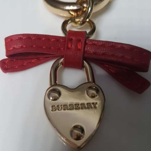 95% new Burberry red bow heart-shaped keychain