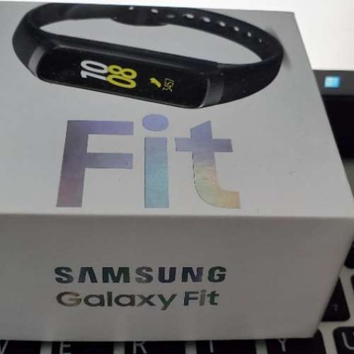 全新 100% Samsung Galaxy Fit 運動智能手帶