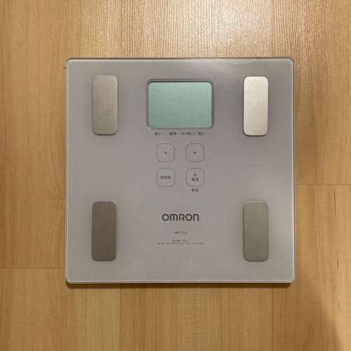 《搬屋平賣》99% 新日本Omron HBF-214 BMI 體脂磅