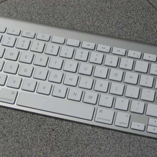 Apple Magic Keyboard with Mouse (第一代)