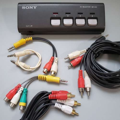 Sony SB – V40 AV Switcher / Sony 四入一出 影音選擇器 ( 送影音接線 )