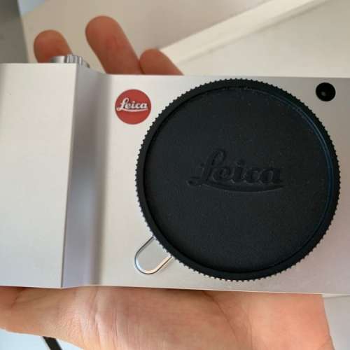 Leica T