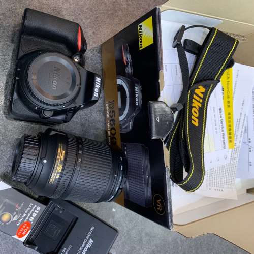 99.9%new Nikon D5600 with 18-140mm VR ( 2 batteries )
