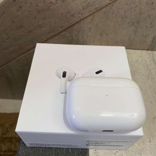 90% new Apple AirPods Pro