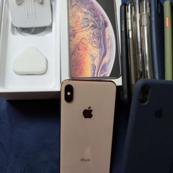 Apple iphone xs max 64Gb 金色 香港行貨,配件齊全新，外觀99%新,後備機極少用，100...