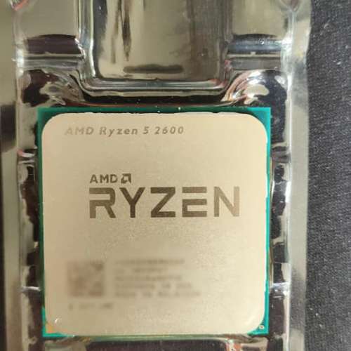AMD Ryzen 5 2600 水貨用左半年左右 有盒