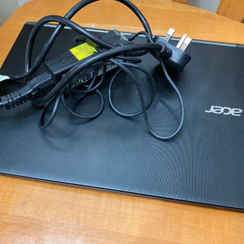 ACER SWIFT 5  7th i7 INTEL 8+512GB SSD