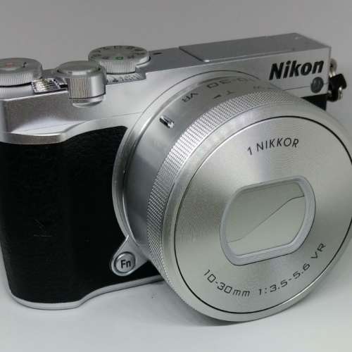 Nikon J5 , 行貨, 99%new, 包套裝鏡10-30mm , 長放防潮箱