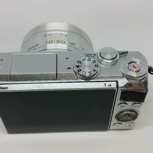 Nikon J5 , 行貨, 99%new, 包套裝鏡10-30mm , 長放防潮箱