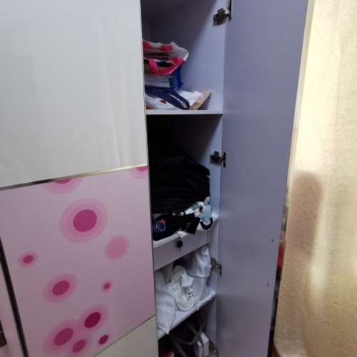 九成新三門衣櫃