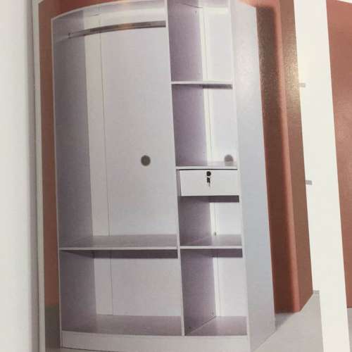 九成新三門衣櫃