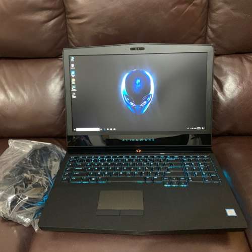 Alienware 17 r4 i7 7820 gtx1070 gaming  laptop